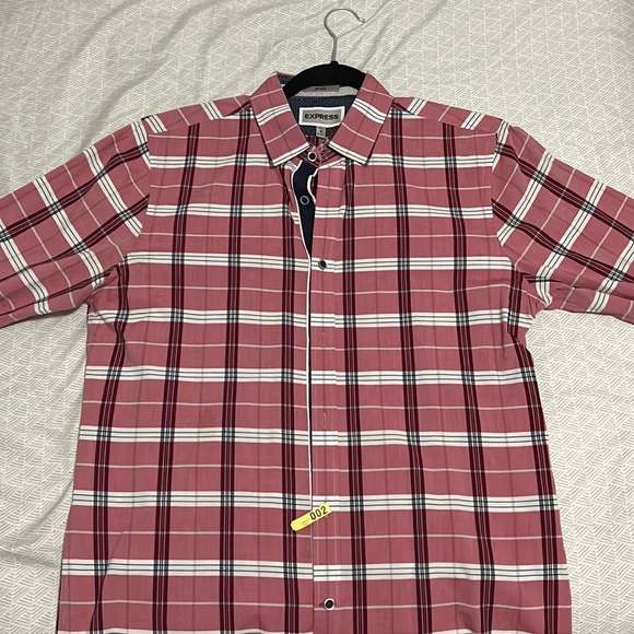 Express button down - Picture 1 of 2